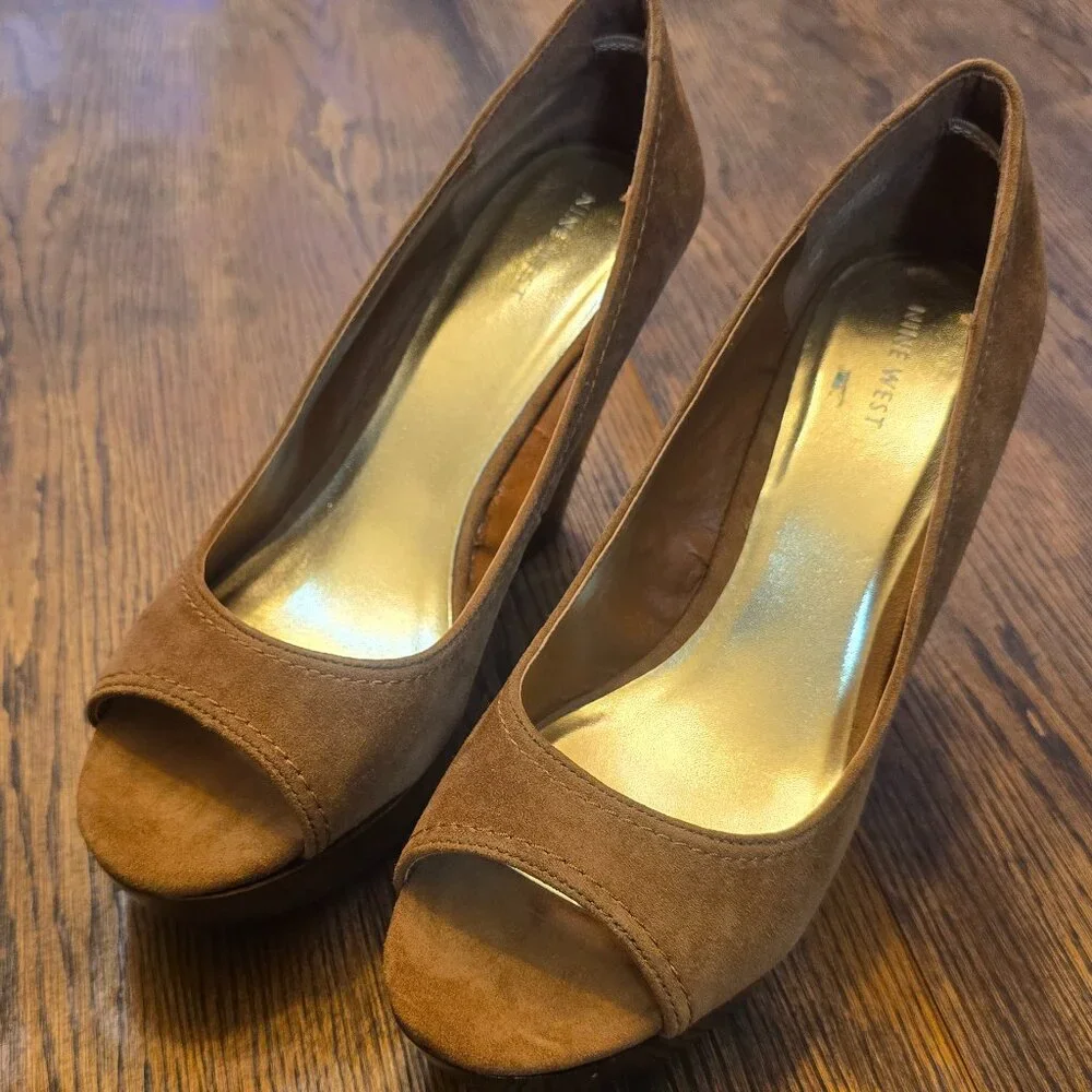 NWOT Wedge Platform Tan/Camel Suede Leather NINE WEST Sz 10